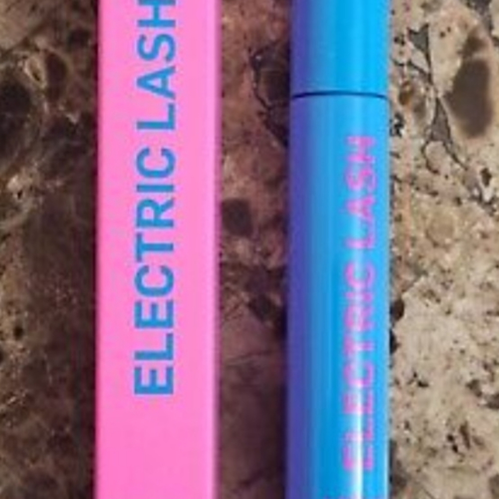 Electric Blue mascara